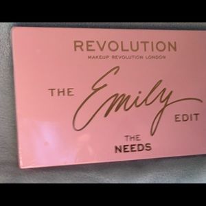Makeup Revolution- Emily Edit- The Needs palette